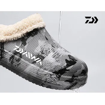 DAIWA Мъжки зимни чехли Топли пухкави чехли Модерни спортни мъжки кожени чехли Камуфляжная обувки Мъжки домашни риболовни чехли