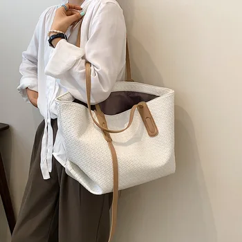 Голяма чанта Дамска Лятна 2021 Нова Мода Модни Тканая Висококачествена луксозна чанта на едно рамо с Голям капацитет за крайградски превози