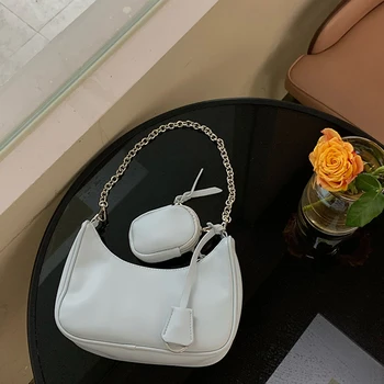 3 в 1 Бяла нагрудная чанта Модни дамски чанти Чанта за Mahjong 2021 Новата модерна японска и корейска чанта на рамото с дивата веригата