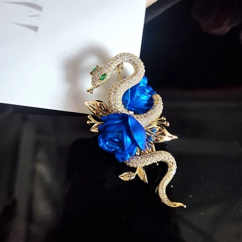 Нова Мода Циркон Инкрустирани Покритие Покритие 18 Карата Истинско Злато Персонализирани Танц Змии Дизайн Рози Цвете Брошка във формата на Змия Безплатна доставка