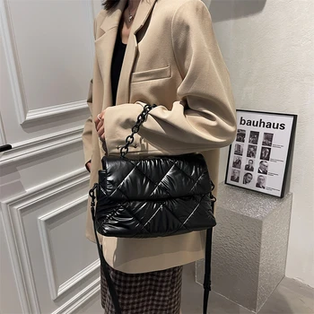 Зимата е мека стеганая найлонова чанта Дамска чанта от памук на рамото 2022 Модни чанти през рамо с акрил на веригата Lingge