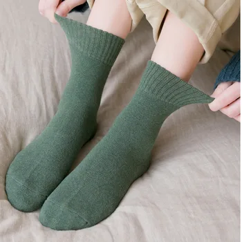 SP&CITY Цветни зимни дебели чорапи Дамски плюшени топли чорапи със средна тръба Дишащи и Удобни Ежедневни къси Дамски чорапи
