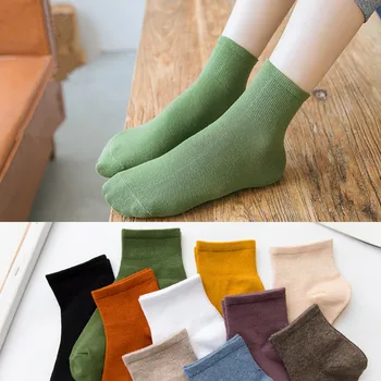 Дамски чорапи Нов Цвят Harajuku Ретро Женски женски свободни памучни Чорапи Зимни в тръбата Корейски Дамски чорапи