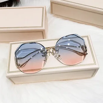 Луксозни Дамски Слънчеви очила без рамки за очила с Уникален Дизайн Оригинални Квадратни Слънчеви Очила за дамска мода за пътуване три-цветни очила
