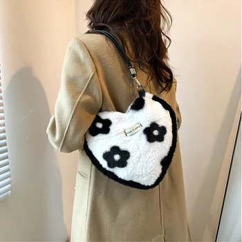 Дамски чанта на рамото 2022 Скъпа покупательница Плюшен чанта за момичета Модни и Ежедневни Геометрична печат с изображение Реколта чанта във формата на сърце с любов