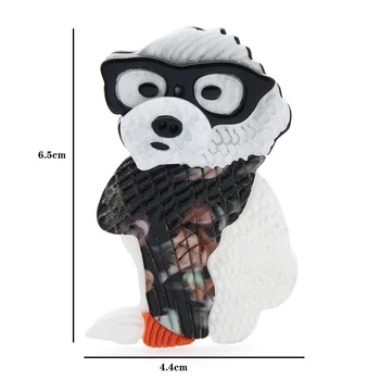 Wuli&baby Акрилна брошка с бял мечок, Носите Голям шал и очила, Красиви животни, Дамска брошка, Подарък От 2021, Мода декорация