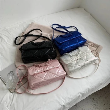 Брандираната чанта Луксозна Дизайнерска чанта на рамото за жени Клатч Портфейли Зимни Висококачествени чанти през рамо Дамски пътни чанти