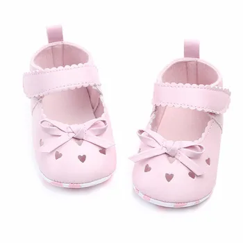 Детски обувки от изкуствена кожа за новородени момичета Мода лято меки обувки за бебешко креватче Първите проходилки, устойчива на плъзгане обувки