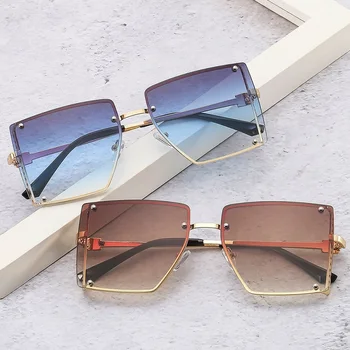 2021 Нова Мода Shield Слънчеви очила за жени, За мъже Цветови градиенти Лещи Сплав Рамка Без рамки Луксозни Маркови Дизайнерски Слънчеви очила с UV400